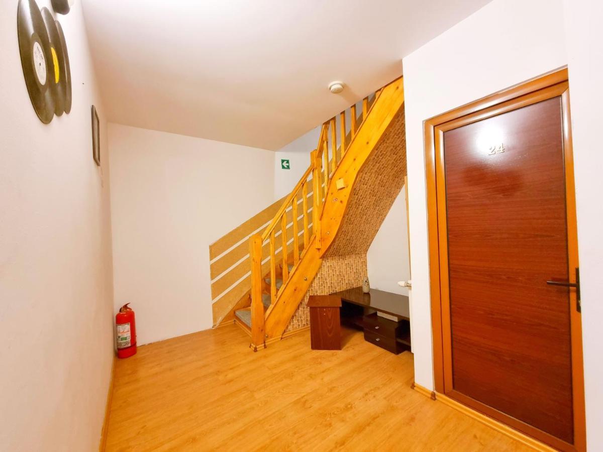 Casa Cu Brazi Buşteni