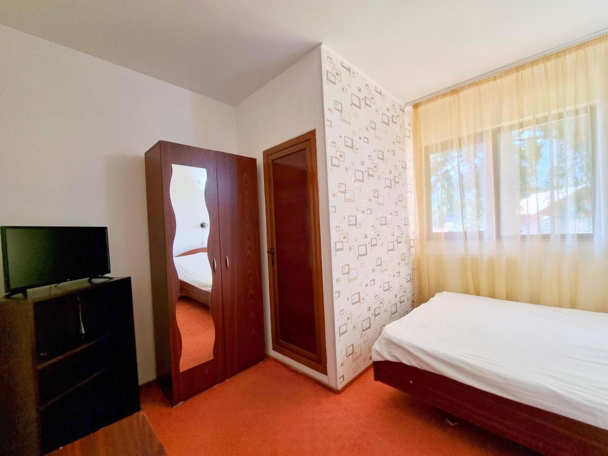 Casa Cu Brazi 3*